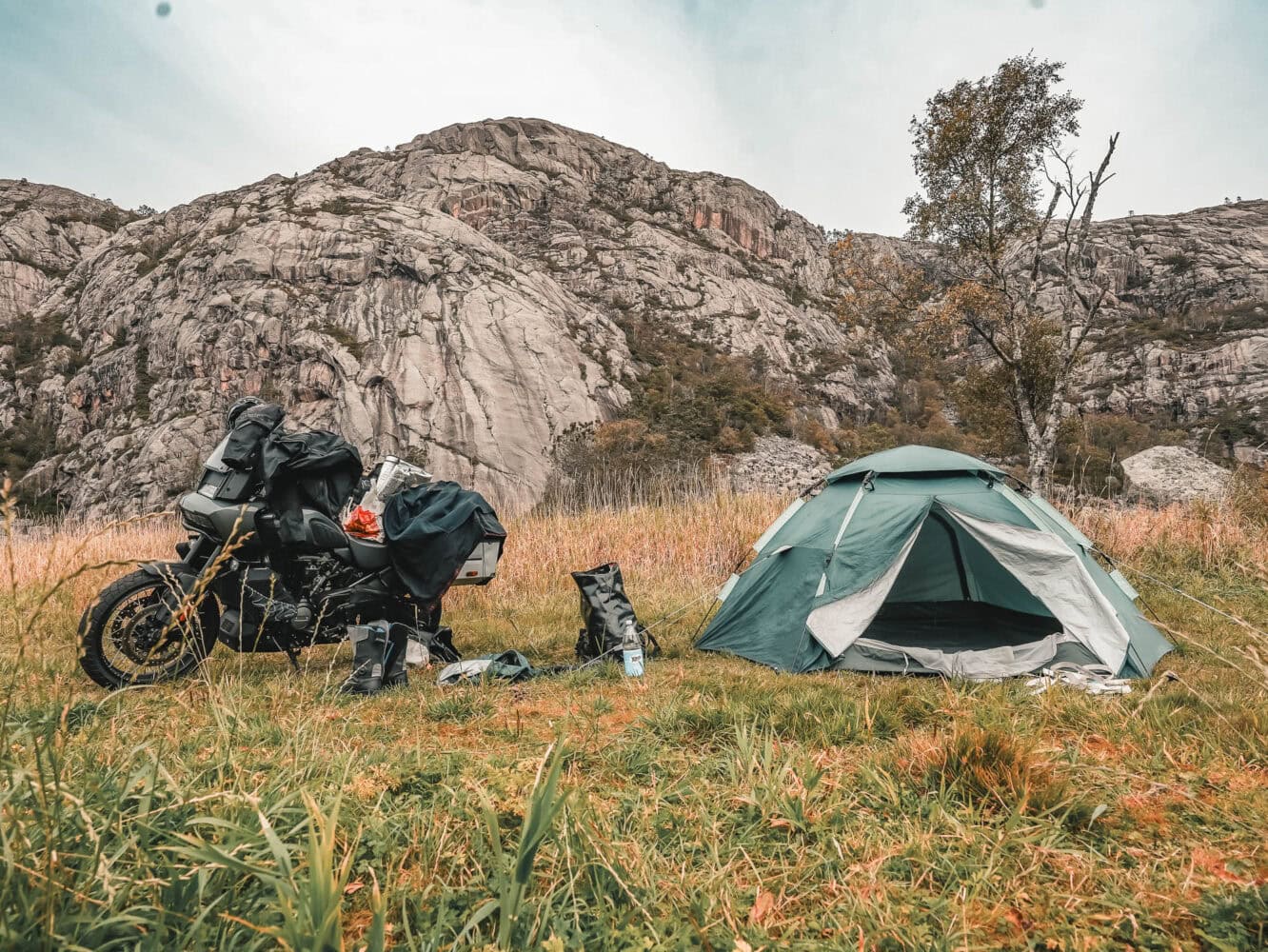 Harley unterwegs – Zelt oder Hotel? Harley unterwegs – Zelt oder Hotel?