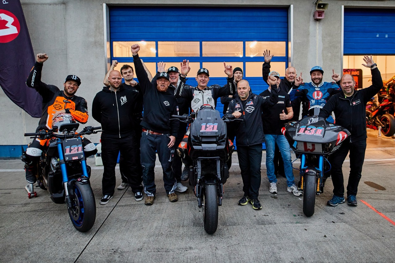 HARLEY-DAVIDSON ERZIELT TOP-TEN-PLATZIERUNG IN OSCHERSLEBEN HARLEY-DAVIDSON ERZIELT TOP-TEN-PLATZIERUNG IN OSCHERSLEBEN