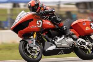 2026HD02-Dunlop-liefert-Reifen-f?r-H-D-Bagger-World-Cup-1